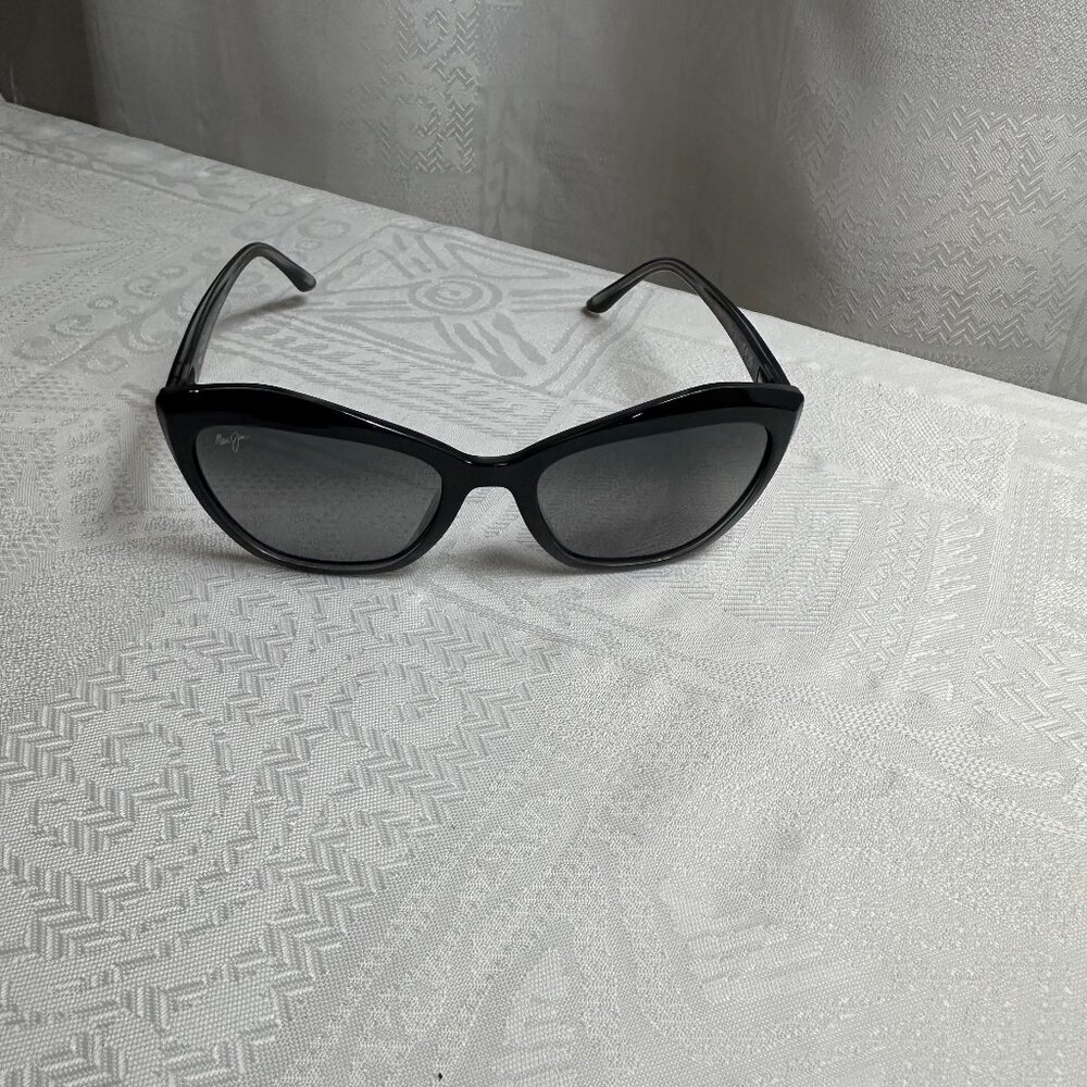 Maui Jim Lotus Black Sunglasses - Picture 3 of 13